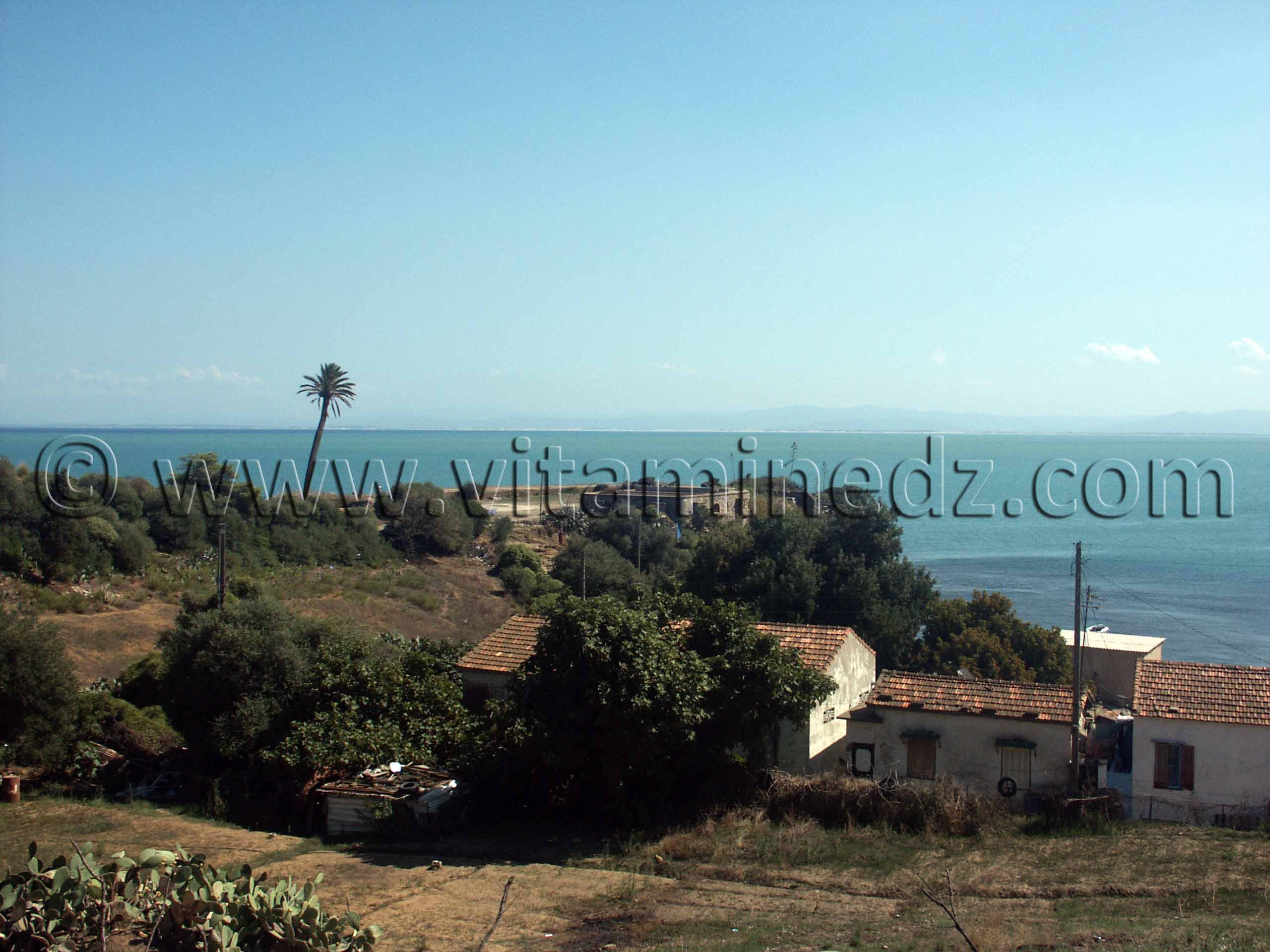 Annaba - Le Fort carré supplombant la plage La Caroube