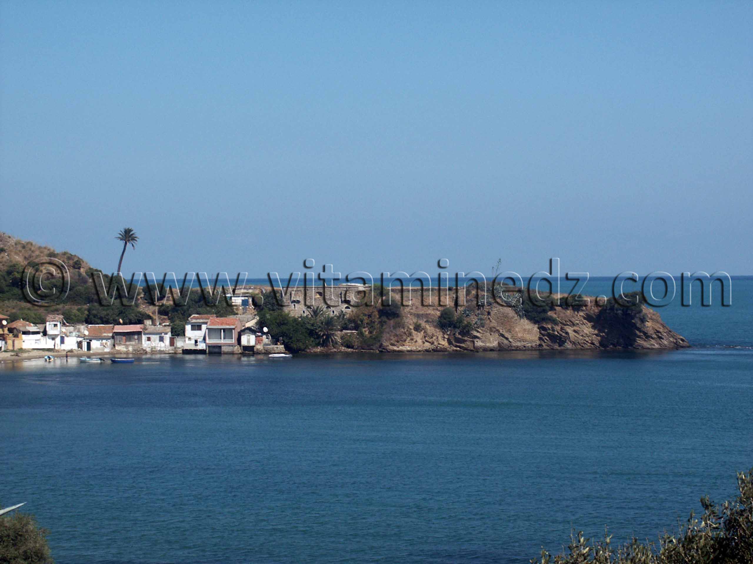 Annaba - Le Fort carré supplombant la plage La Caroube