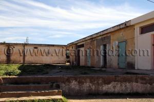 Magasins fermés et abandonnés Ain Nehala - commune de Ain Nekrouf, premier village socialiste en Algérie