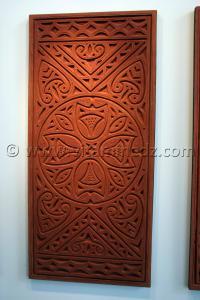 Décorations murales zénètes Timimoun  Œuvres et Motifs De terre et d\'argile, réalisées lors de l\'expo Tlemcen 2011