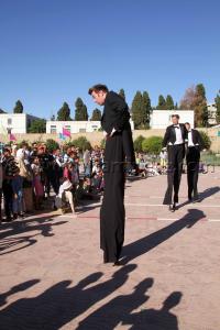 IF Tlemcen  « Wegenstreits Guests » Irriwish Theater (Autriche) Echasses, interactions burlesques au Grand Bassin EN PARTENARIAT AVEC L’AMBASSADE D’AUTRICHE  & L’INSTITUT FRANÇAIS/RÉGION CENTRE.