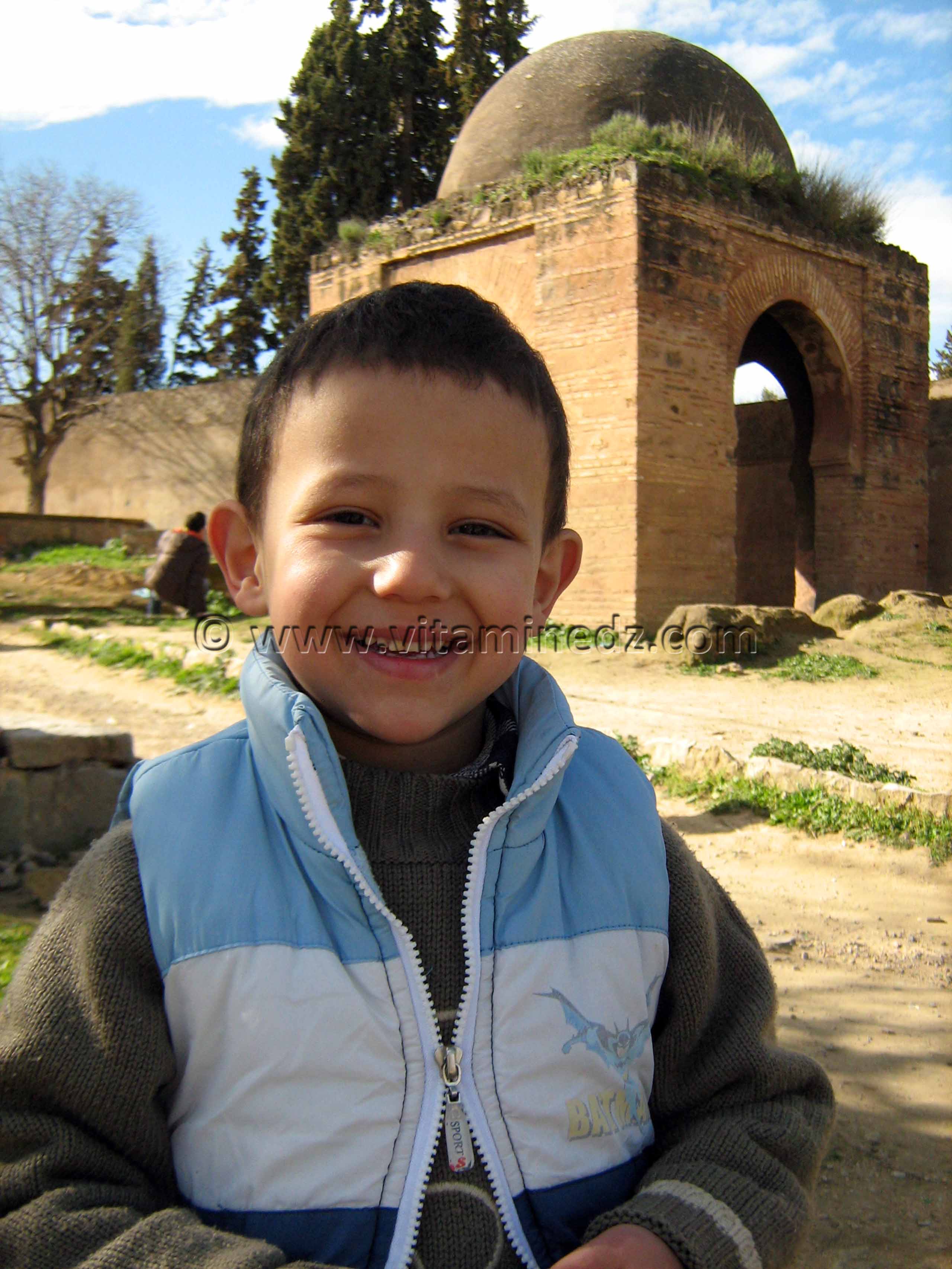 Photo Tlemcen, Enfant à Sidi Bou Ishak
