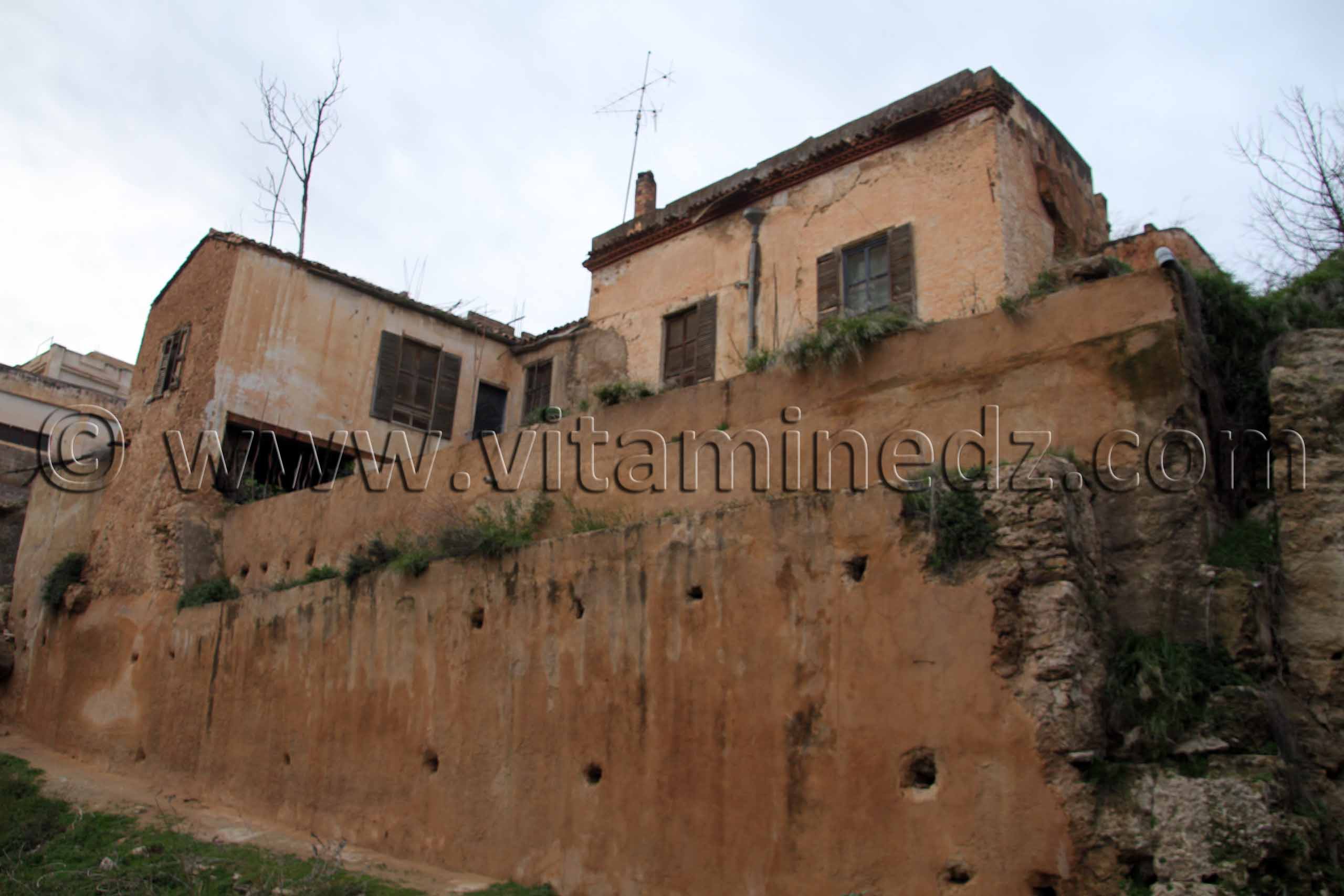 Enceintes et tours au vieux quartier de Tlemcen à Agadir, une réhabilitation baclée et inachevée