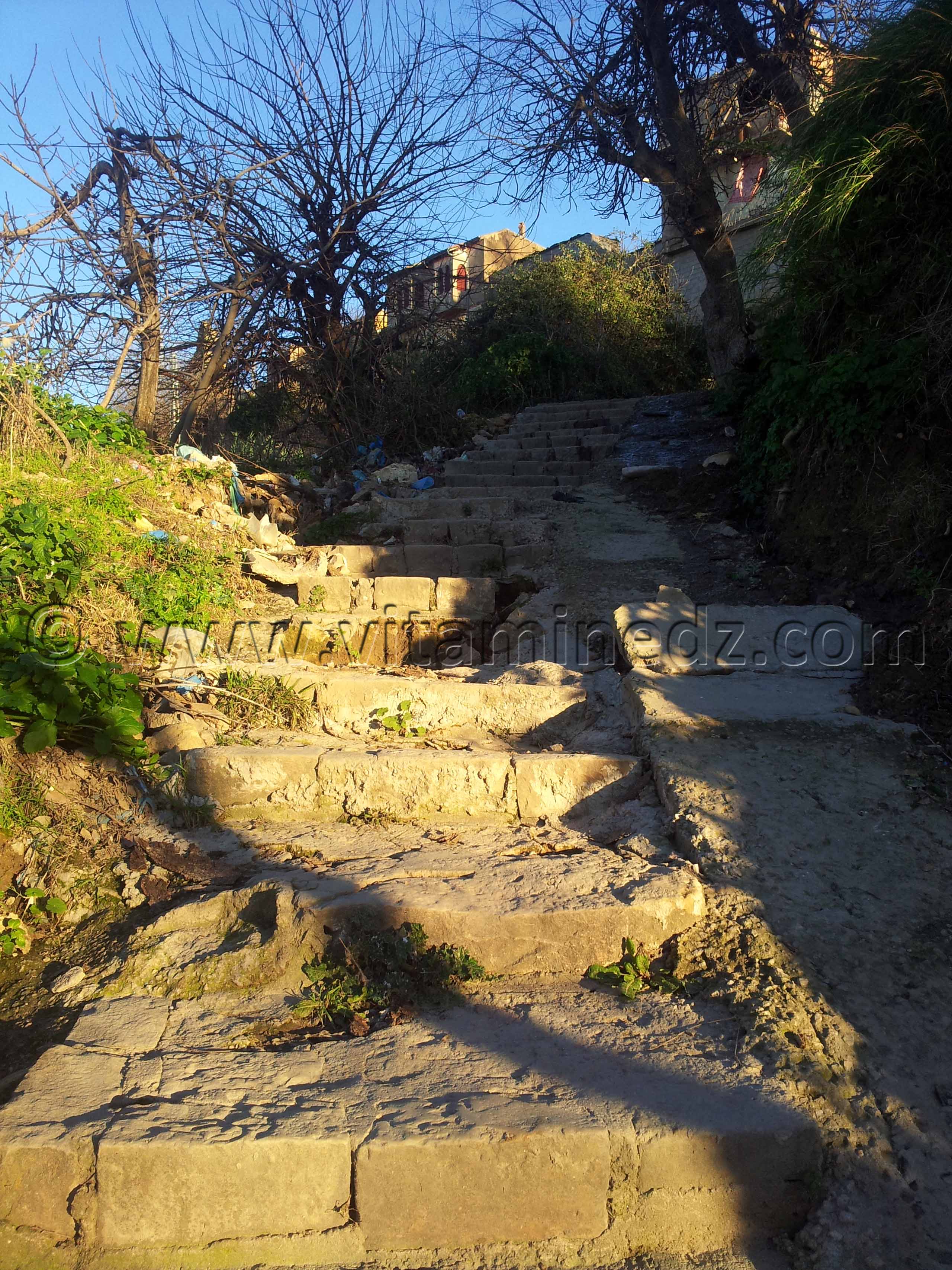 Escaliers au vieux quartier de Tlemcen à Agadir, des milliards dépensés et pas d'escaliers pratiquables pour les habitants