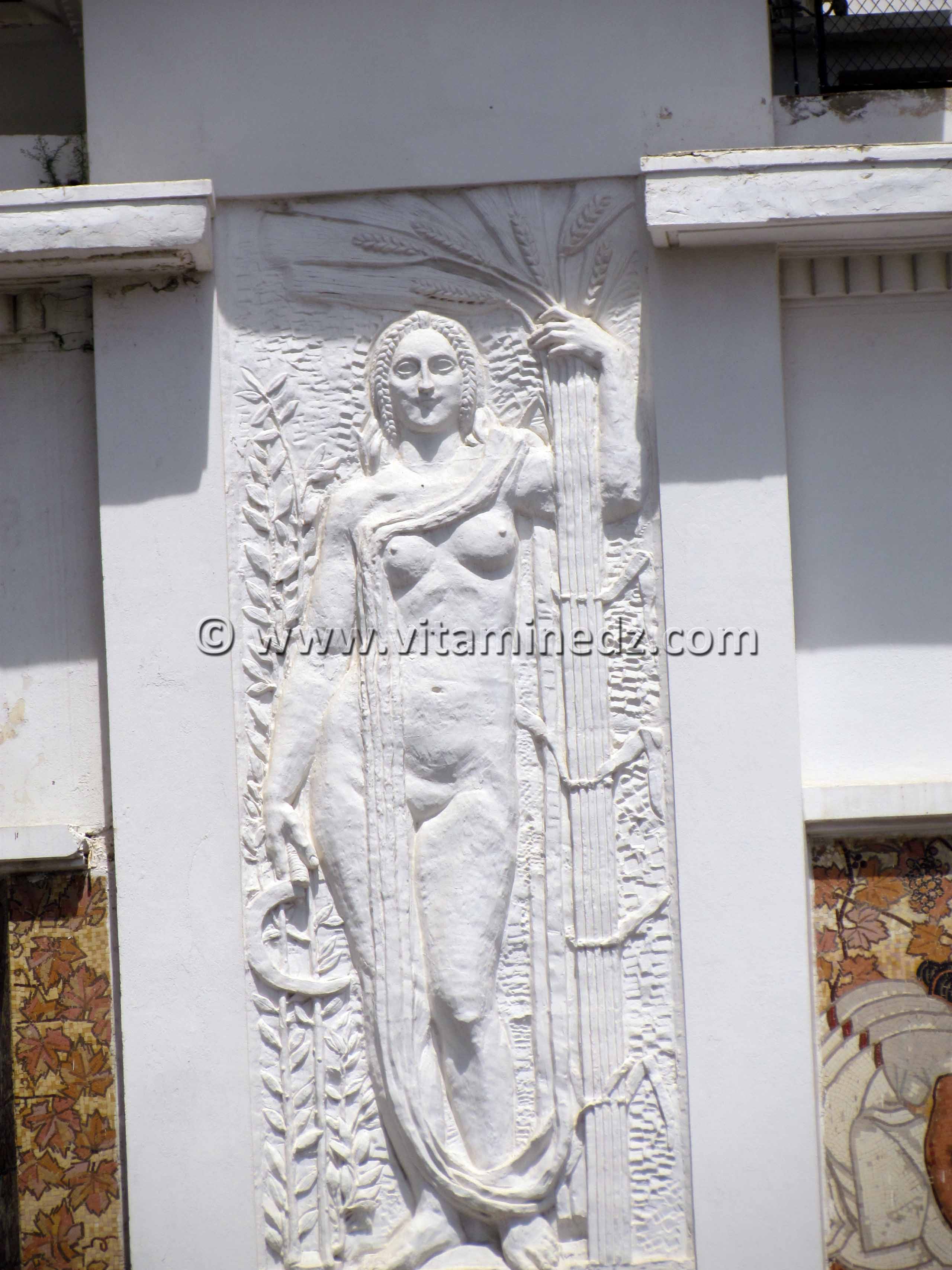 Oran - Fresque du Palais de la culture et des arts