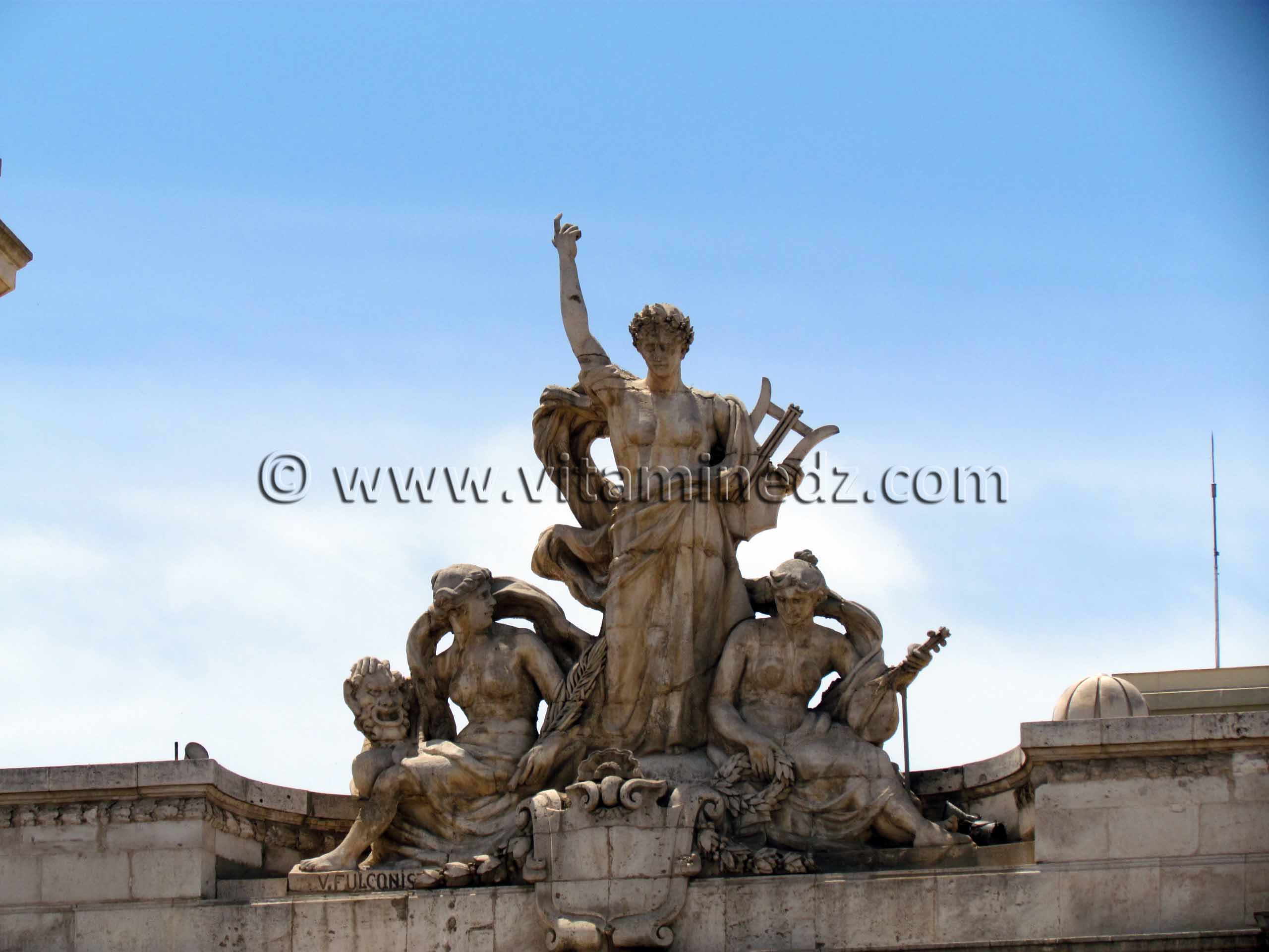 Statue au Théatre d'Oran