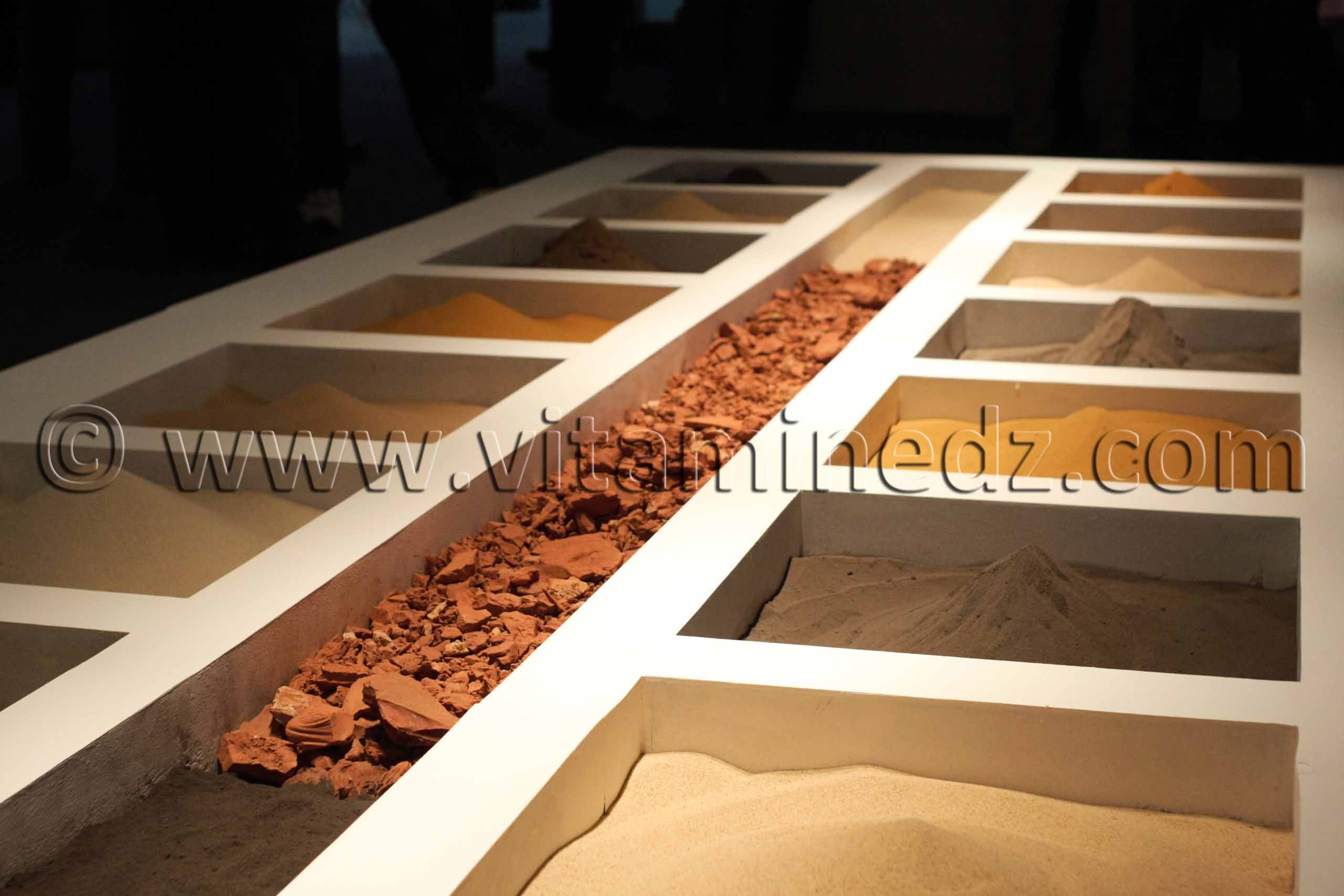 Types de sables De terre et d'argile, Exposition de Yasmine Terki (Tlemcen 2011, capitale de la culture islamique)