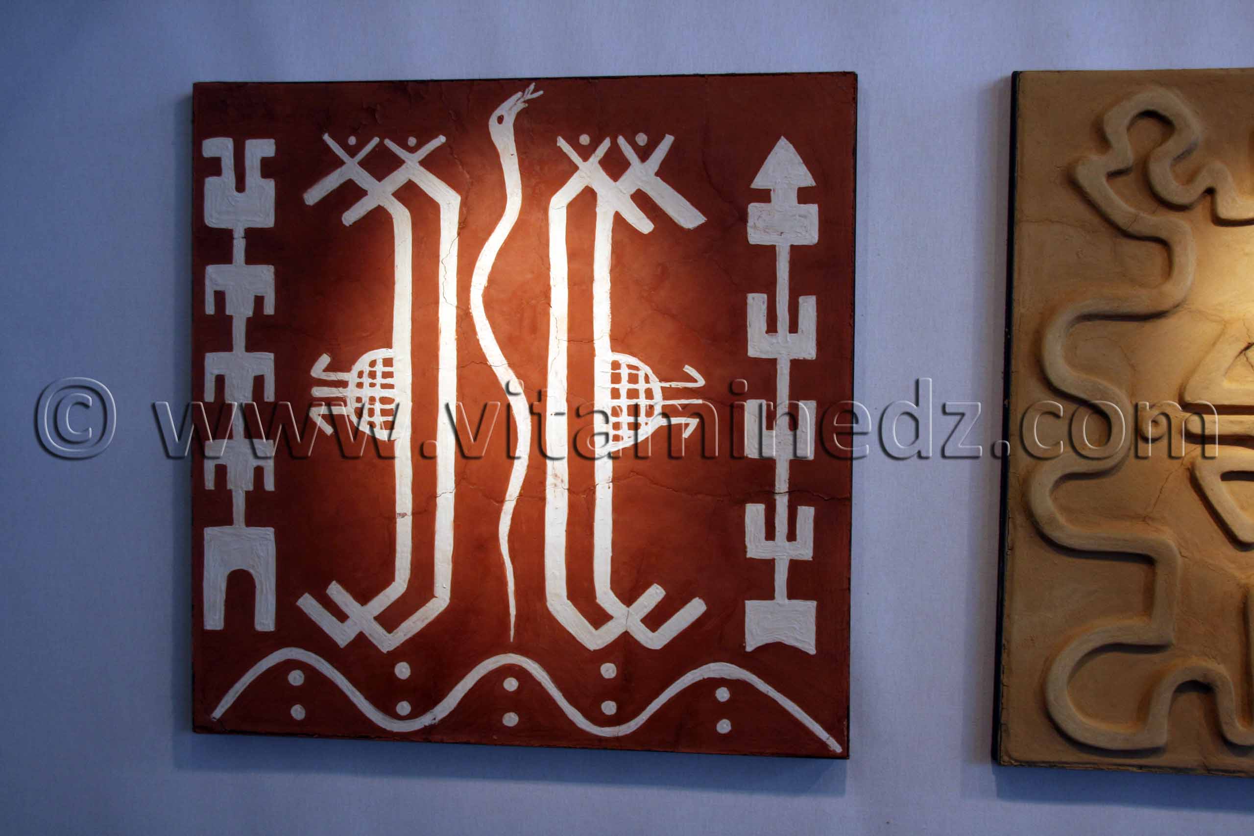 Décorations murales de Grande Kabylie - Œuvres et Motifs De terre et d'argile, réalisées lors de l'expo Tlemcen 2011