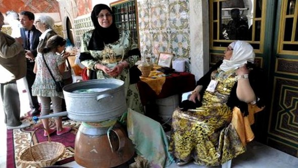 Constantine - Distillation d’extrait de rose, ou les irrésistibles senteurs d'un patrimoine constantinois