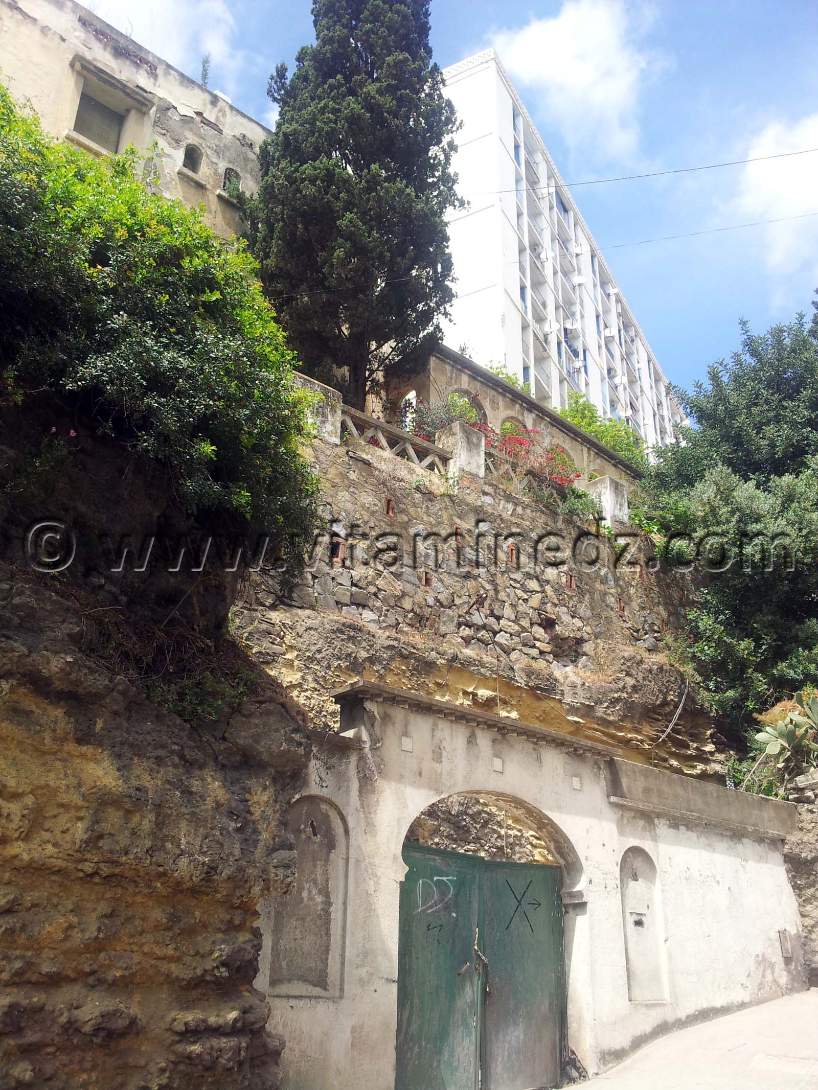 Alger - Bir Mourad Raïs, Rue de frères Aouda