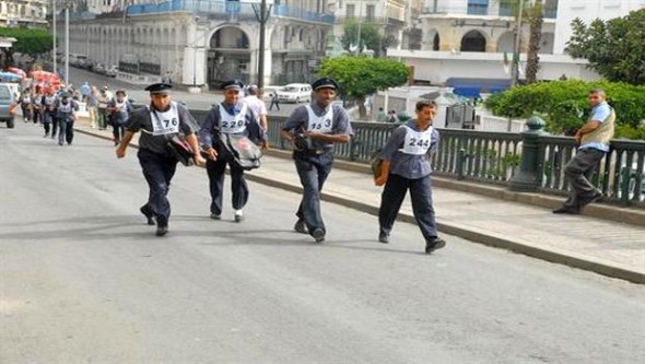 Fête des travailleurs: marche traditionnelle des facteurs d'Alger