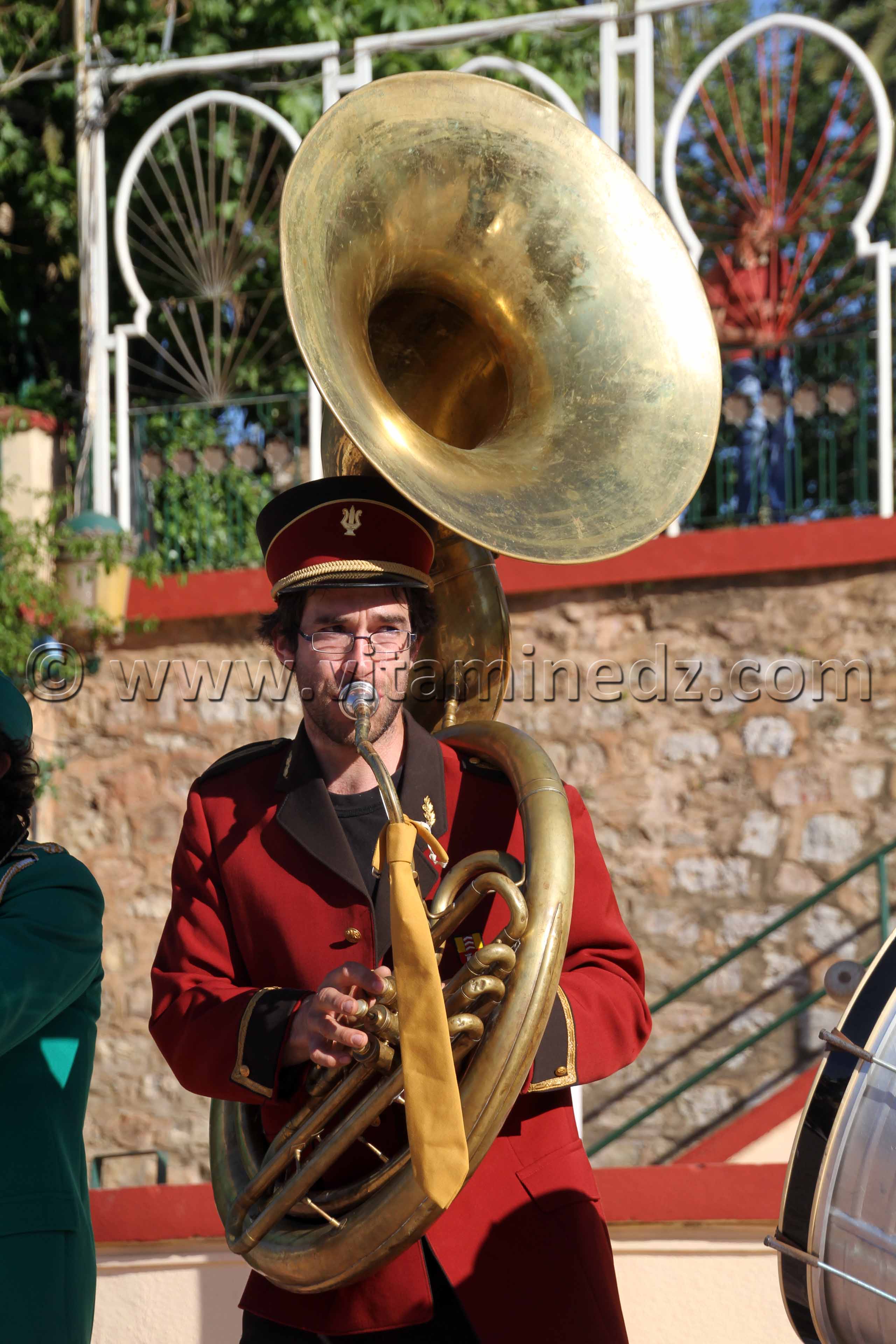 I.F Tlemcen - Arts de la rue  OPUS 7, Chepteil Aleikoum (France) au Grand Bassin.