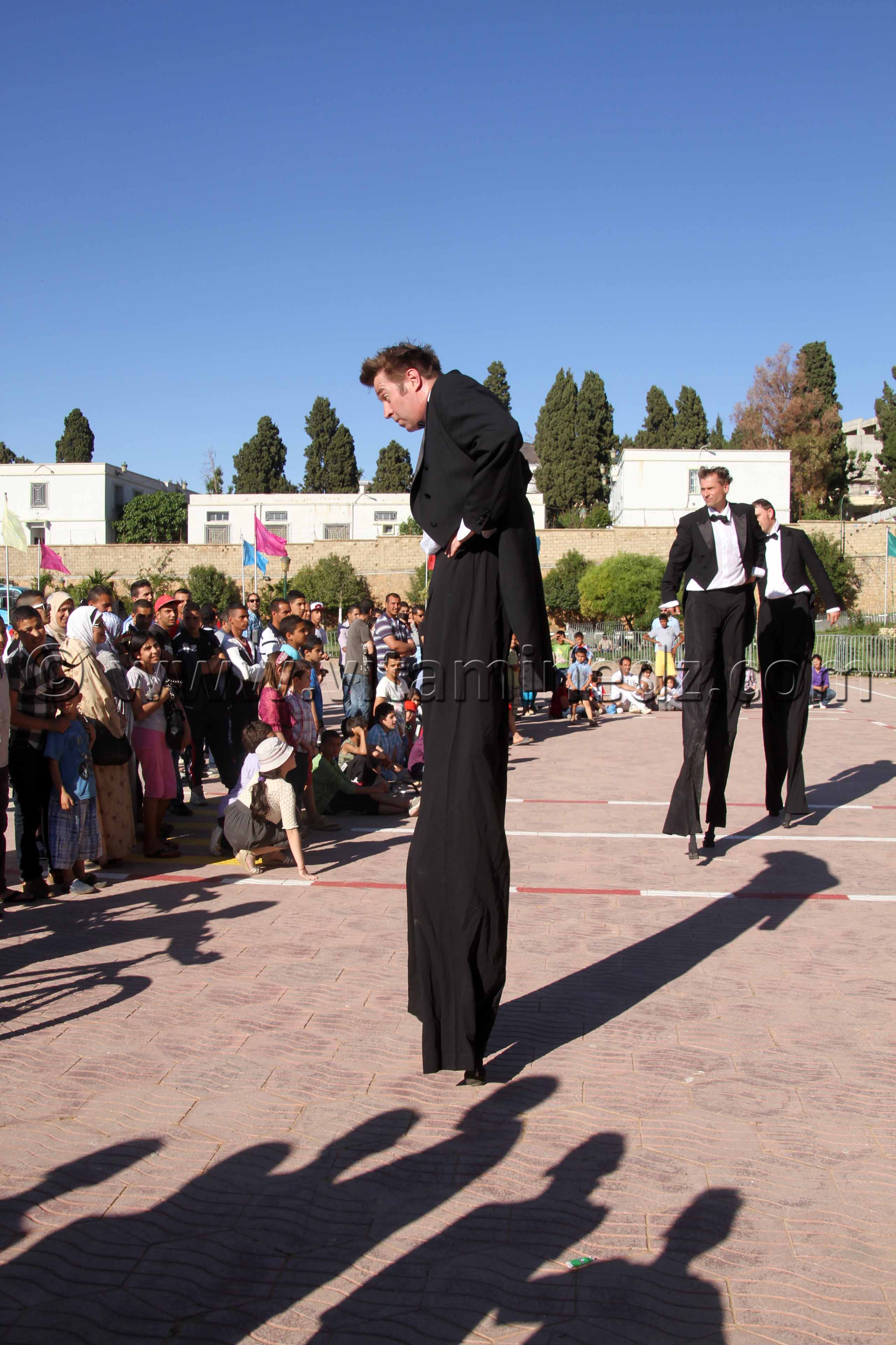 IF Tlemcen  « Wegenstreits Guests » Irriwish Theater (Autriche) Echasses, interactions burlesques au Grand Bassin EN PARTENARIAT AVEC L’AMBASSADE D’AUTRICHE  & L’INSTITUT FRANÇAIS/RÉGION CENTRE.
