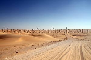 La traversée de l\'Erg Occidental sans 4X4 par la nouvelle route El Bnoud Tinerkouk, au beau milieu d\'un océan de dunes