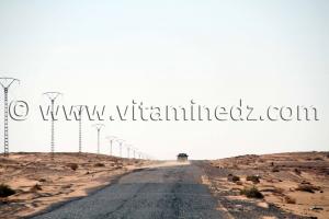 La traversée de l\'Erg Occidental sans 4X4 par la nouvelle route El Bnoud Tinerkouk, au beau milieu d\'un océan de dunes