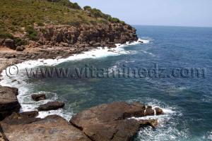 Honaïne, plage rocheuse des Ouled Salah