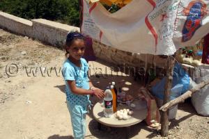 Honaïne, une adorable petite vendeuse