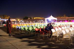 La culture selon Khalida Toumi ... chaises vides, populasse derrière les barrières