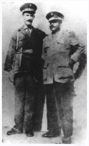 القايد العقيد عميروش وعمار بن بوالعيد بمقر الولاية1 بمناسبة الزيارة التي قام بها عميروش للولاية