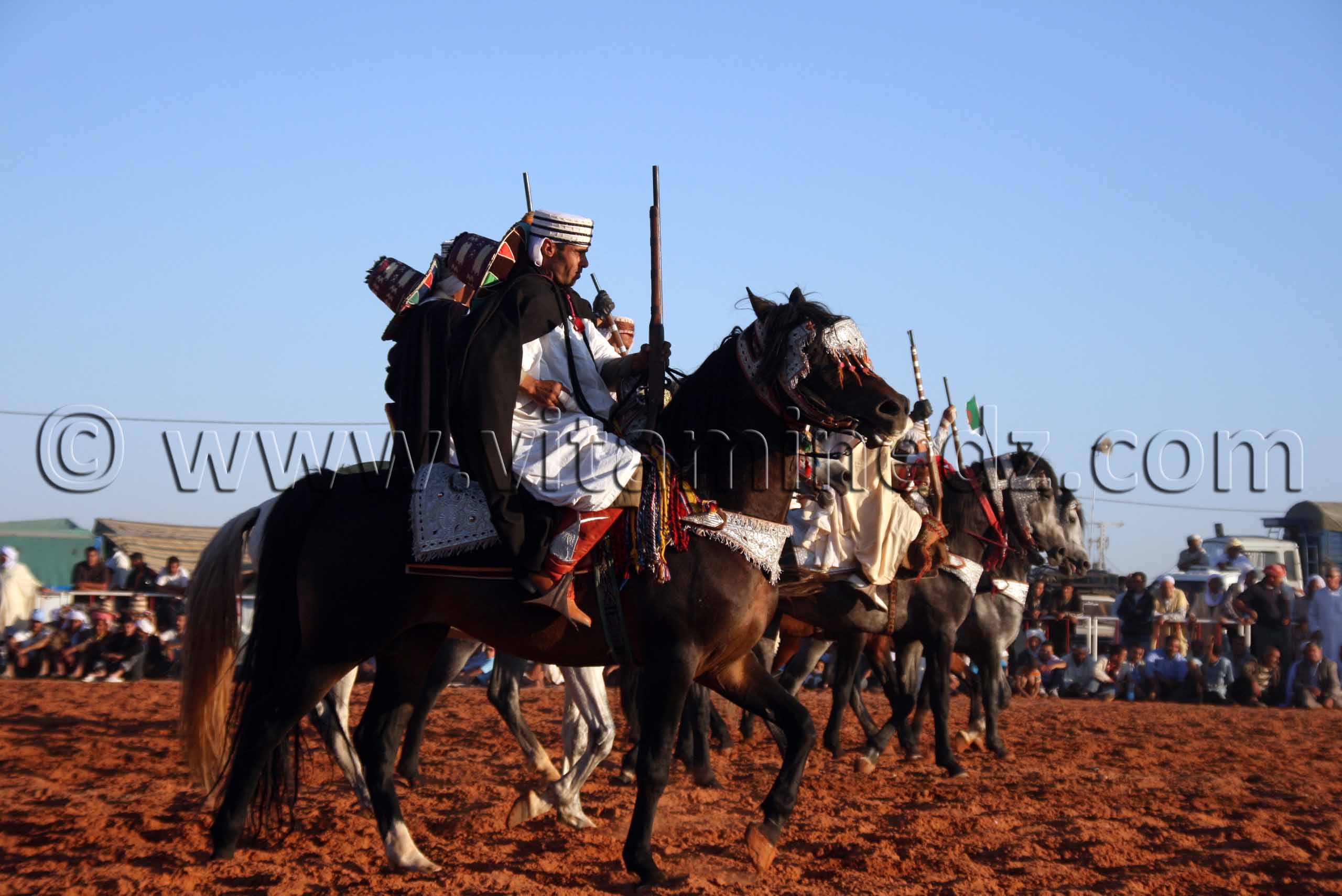 Cavaliers Waada Sidi Nasser Bouherkat dans la limite de la wilaya de Bayadh et Laghouat