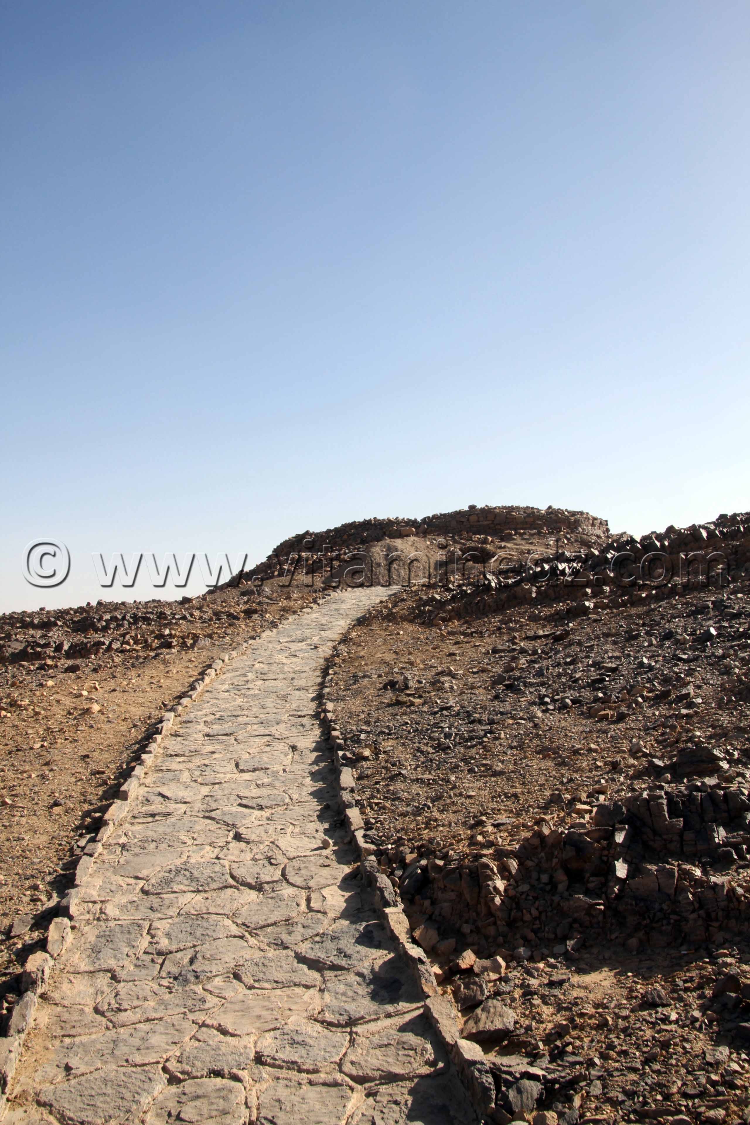 Archéologie et mythe et histoire de Tin Hinan reine des Touaregs à Abalessa
