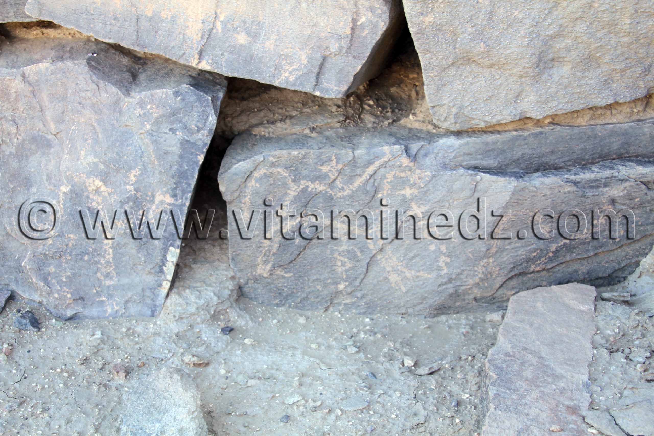 Gravures au Tombeau et musée de Tin Hinan reine des Touaregs à Abalessa