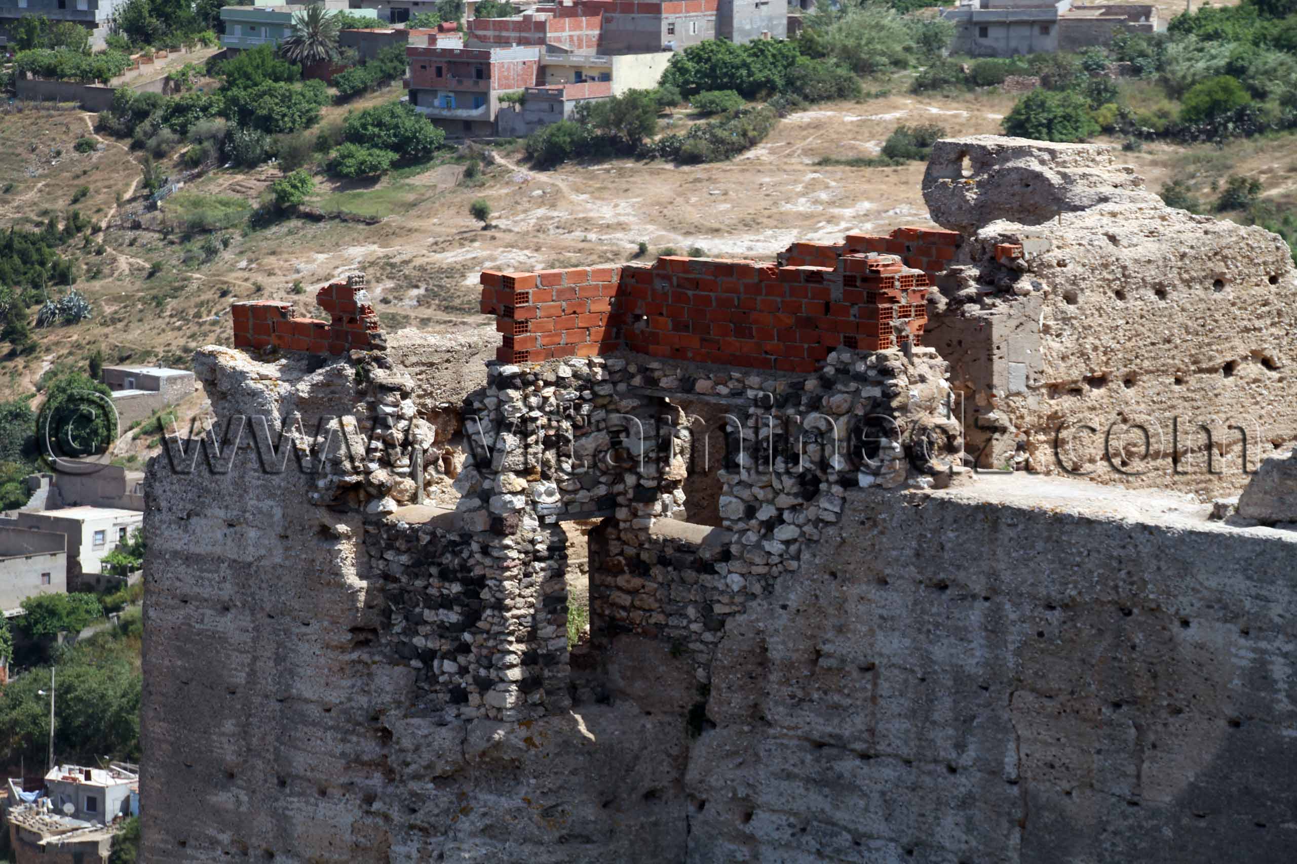 Ghazaouet, une muraille colmatée par des ignorants qui malheureusement nous gouvernent