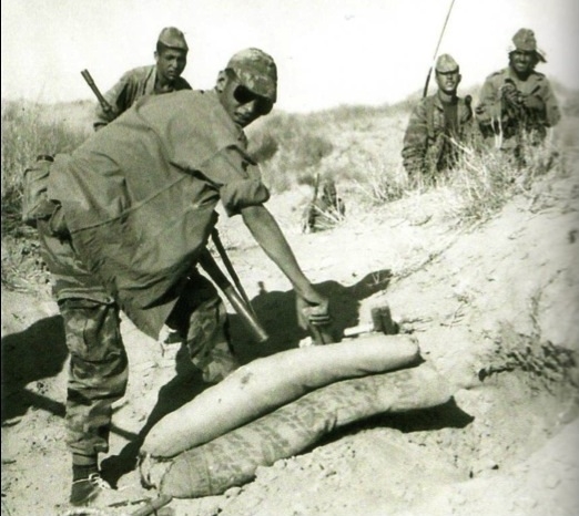 Les harkis d'edgar quinet ont trouvé une cachette ***Un Kazma***