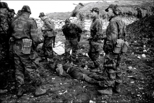 Liquidation d'un civil par les soldats français  à bouhmama