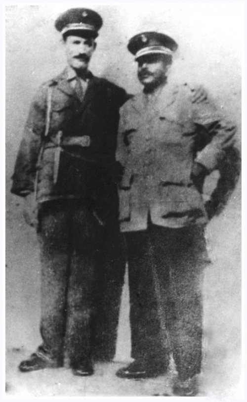 Omar Ben boulaid avec le colonel Amirouche lors de sa visite à la wilaya 1