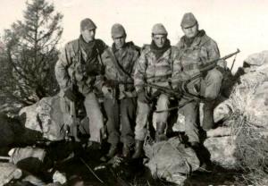 Soldats de la 94 RI à Yabous une petite pause  01