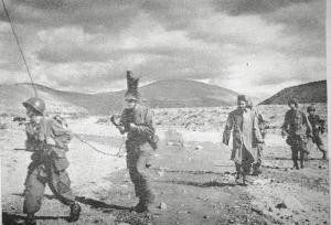 Ratissage à  Yabous Les soldats de Foum-toub avec LE HARKI  Salah ou ammar feroudji