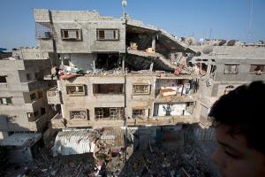 استشهاد اكثر من 60 فلسطينيا و تضامن هولوند مع نتنياهو...