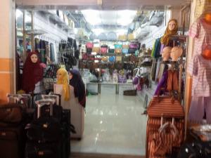 مركز تجاري بخنشلة