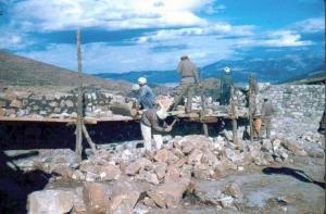 بناء غرف للجنود بمعسكر ببوحمامة