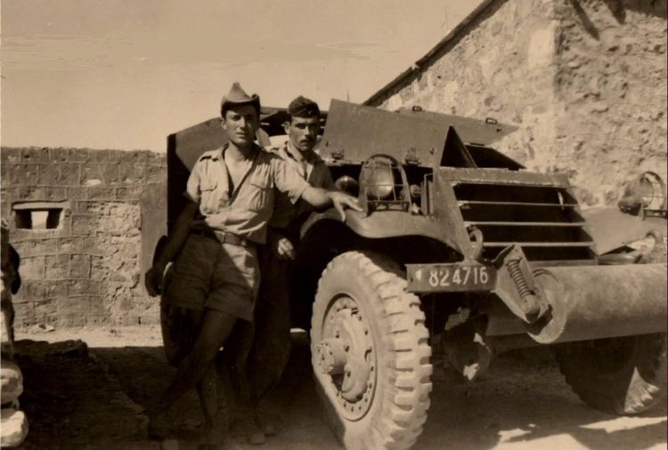Gaby Fortin ç gauche et le chauffeur Daniel Mathias droite Bouhmama