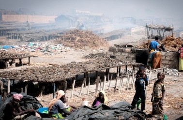 Comment l’Afrique lutte contre les sacs en plastique