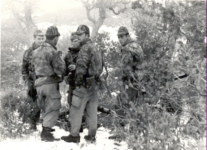 2 éme section commando au centre avec cigarette Bchef Jules Chélia Khenchela
