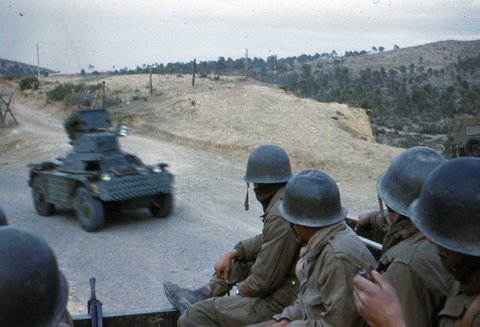 مدفع رشاش بمدخل مركز بولغمان تاوزينت خنشلة