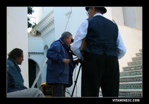 Le cinéaste Cherif Aggoune (à gauche)  à Tlemcen