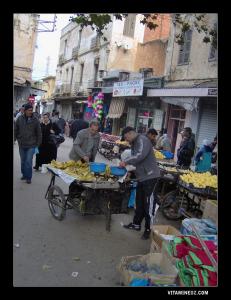 Souk El Ghzel, transformé en marché de fruits et toutes sortes de produits
