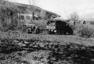 قوات العدو الفرنسي ببولغمان تاوزيانت في معسكر.