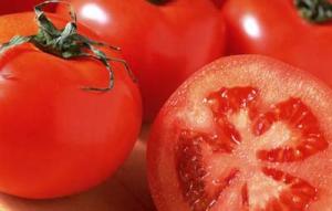 الطماطم تشتهر بزراعتها بلديات= الرميلة و متوسة و ببارولاية خنشلة