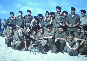 un groupe de soldats français .de la 94 RI K henchela 1962