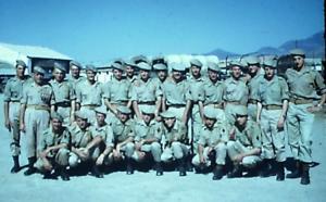 un groupe de soldats français .de la 94 RI K henchela 1962