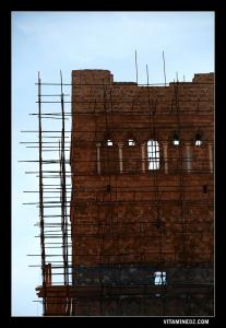 Le minaret de Mansoura en travaux de rénovation ...
