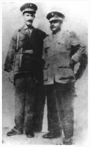 عمر بن بولعيد مع العقيد عميروش اثناء زيارته للولاية الاولى