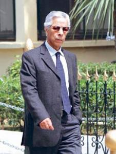 Algérie - Changer le système et éviter le chaos: La délicate mission de Hamrouche