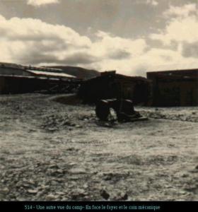 Le poste:Une vue sur le mortier de 120 face au groupe électrogène et de la soute aux munitions