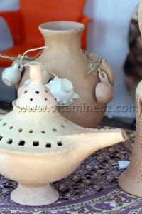 Lampe d\'Aladin, Poterie de Bider exposée à Tlemcen
